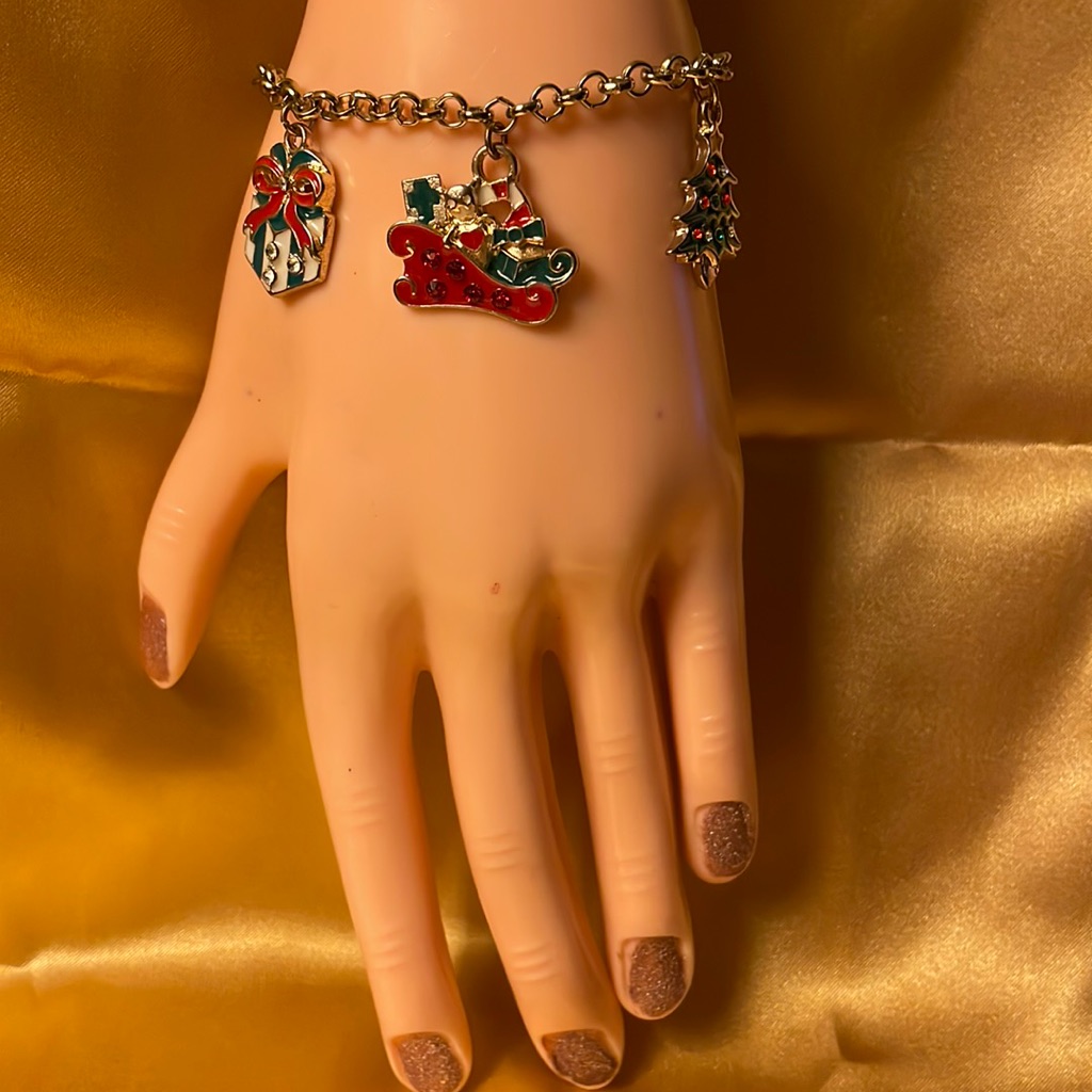 Christmas Bracelet Gold Colored W/5 Enameled Charms W/Rhinestones & Extender